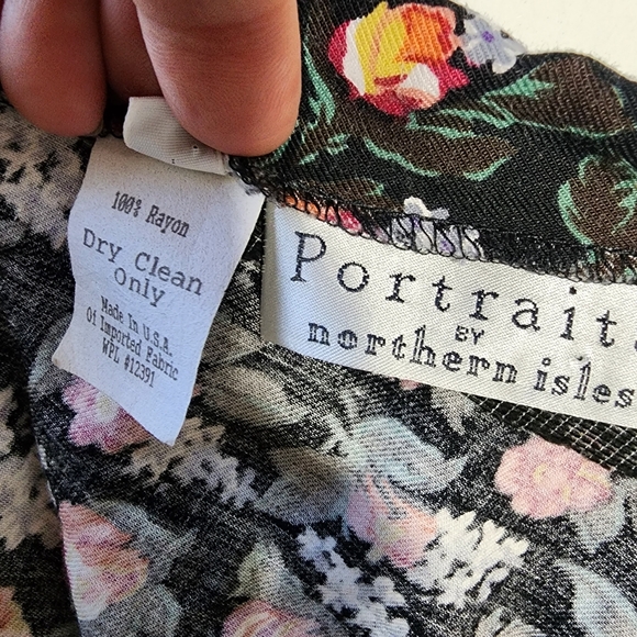Vintage buttondown long black floral dress with pockets - Picture 9 of 11